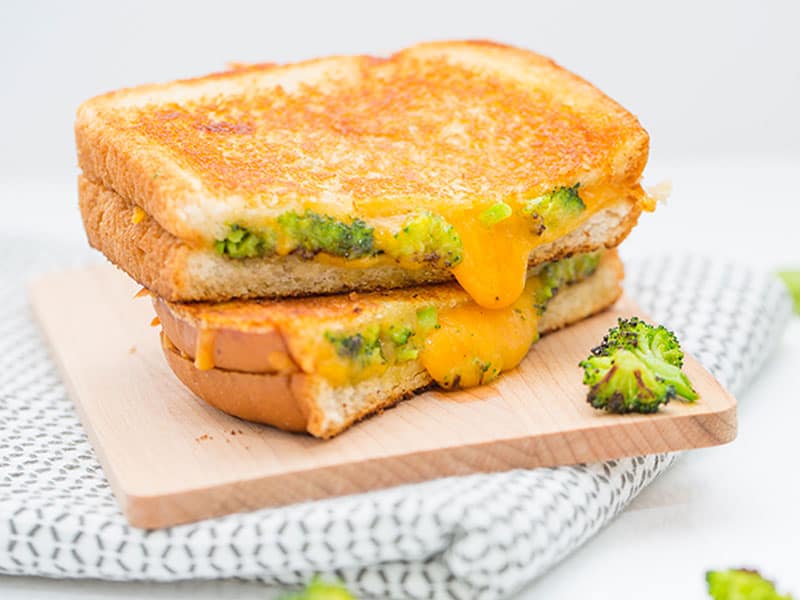 Brócoli cheese sandwich