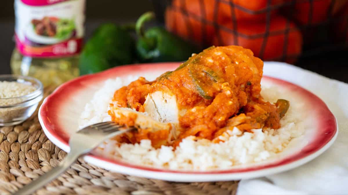 Pechugas en salsa de tomate